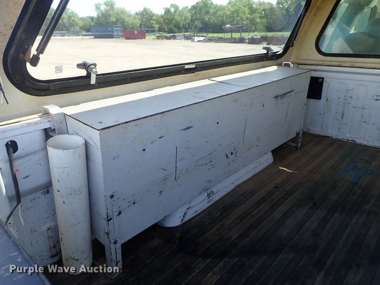 image for item DE5560 2002 Chevrolet Silverado 1500 Ext. Cab pickup truck