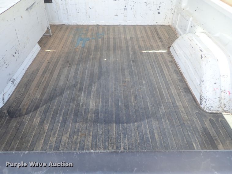 image for item DE5560 2002 Chevrolet Silverado 1500 Ext. Cab pickup truck