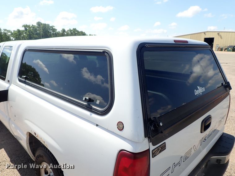 image for item DE5560 2002 Chevrolet Silverado 1500 Ext. Cab pickup truck