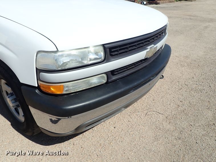 image for item DE5560 2002 Chevrolet Silverado 1500 Ext. Cab pickup truck