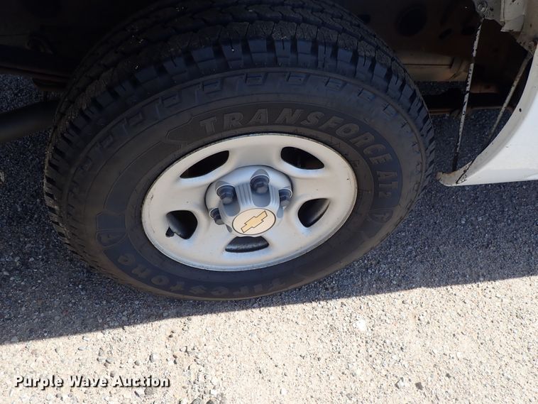 image for item DE5560 2002 Chevrolet Silverado 1500 Ext. Cab pickup truck