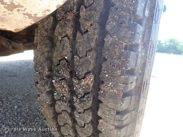 image for item DE5560 2002 Chevrolet Silverado 1500 Ext. Cab pickup truck