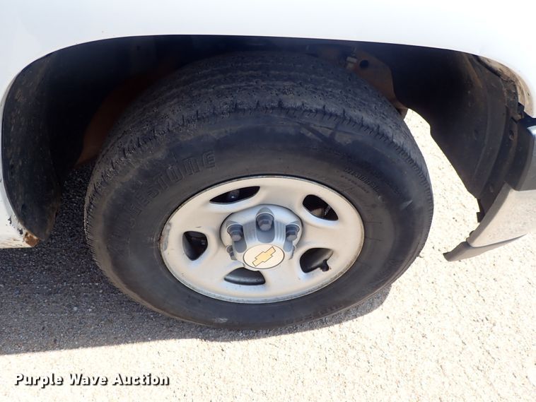 image for item DE5560 2002 Chevrolet Silverado 1500 Ext. Cab pickup truck