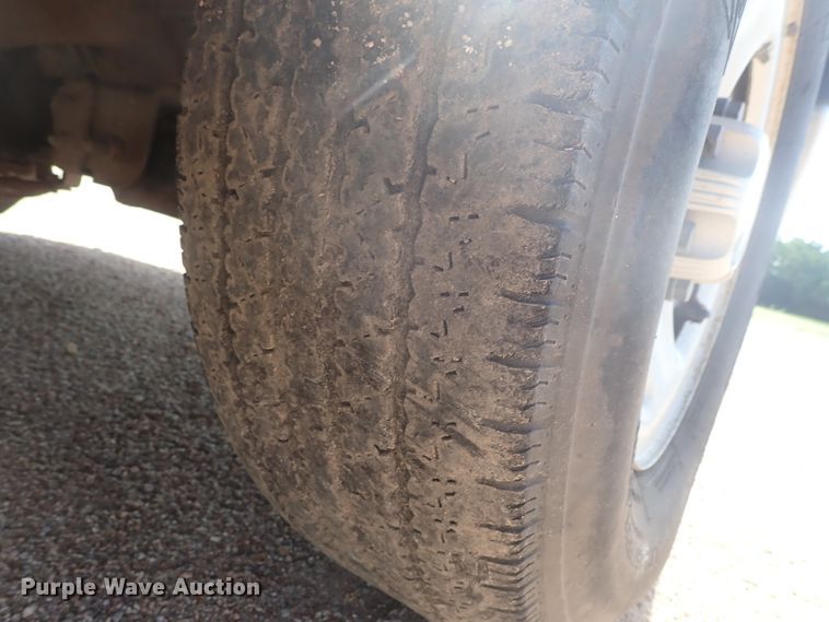 image for item DE5560 2002 Chevrolet Silverado 1500 Ext. Cab pickup truck