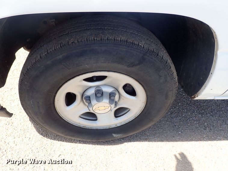 image for item DE5560 2002 Chevrolet Silverado 1500 Ext. Cab pickup truck