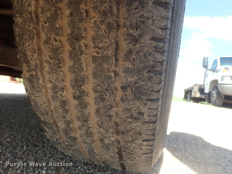 image for item DE5560 2002 Chevrolet Silverado 1500 Ext. Cab pickup truck