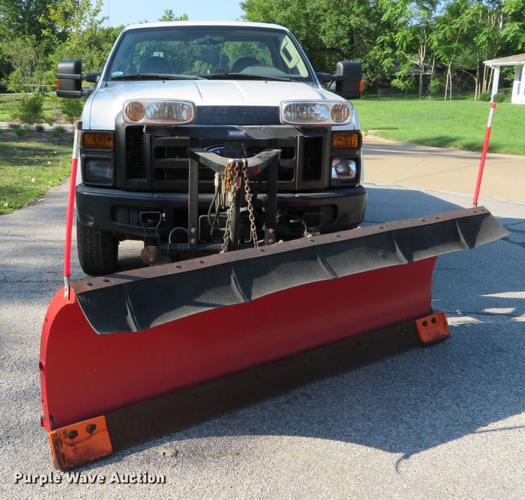 image for item DE8244 2009 Ford F350 Super Duty XL pickup truck