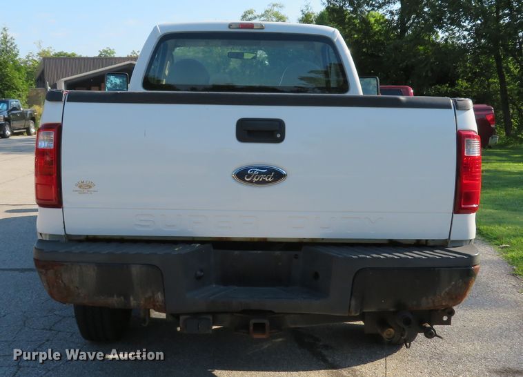 image for item DE8244 2009 Ford F350 Super Duty XL pickup truck