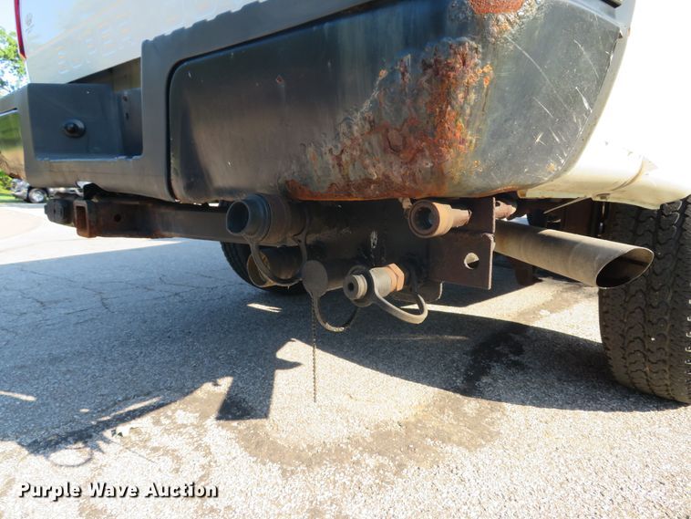 image for item DE8244 2009 Ford F350 Super Duty XL pickup truck