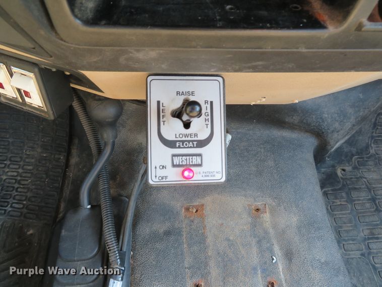 image for item DE8244 2009 Ford F350 Super Duty XL pickup truck