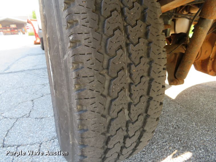 image for item DE8244 2009 Ford F350 Super Duty XL pickup truck