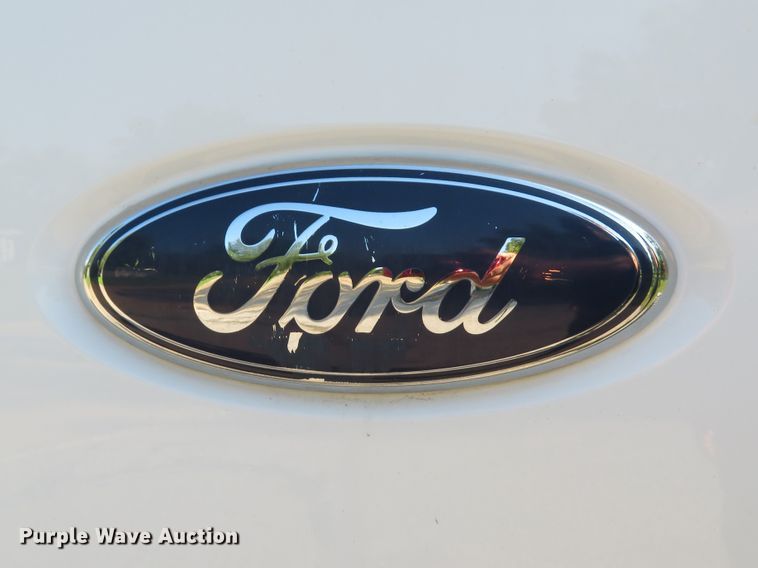 image for item DE8244 2009 Ford F350 Super Duty XL pickup truck