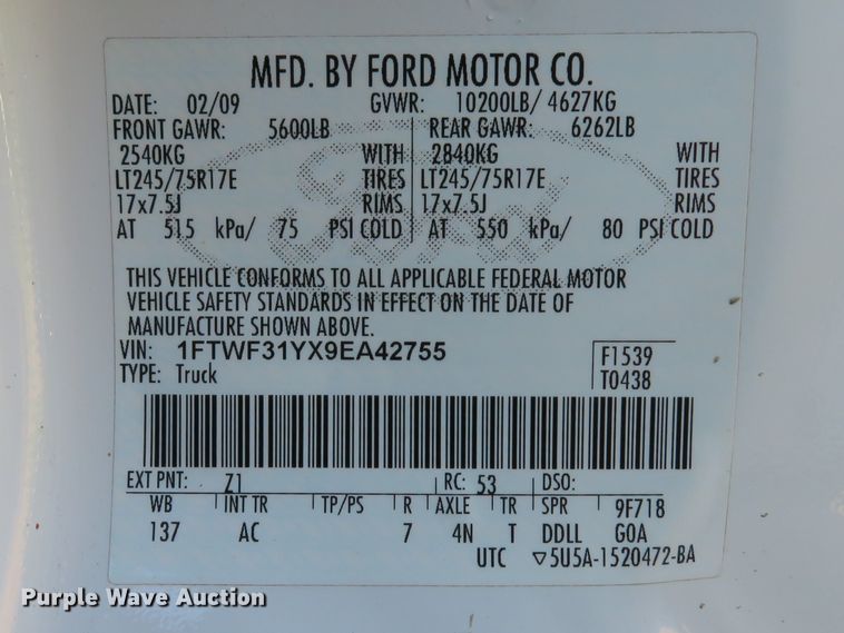 image for item DE8244 2009 Ford F350 Super Duty XL pickup truck