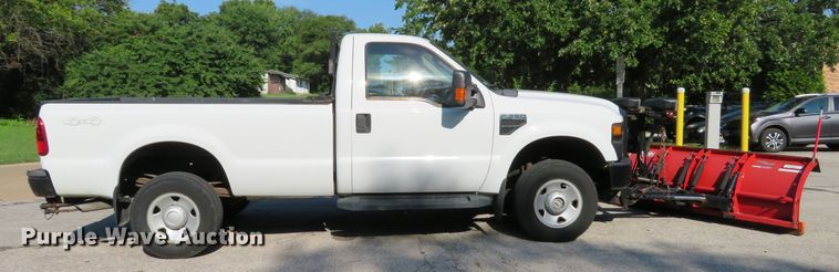 image for item DE8245 2009 Ford F350 Super Duty XL pickup truck