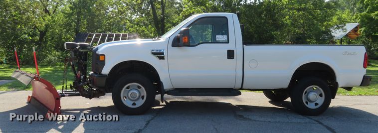 image for item DE8245 2009 Ford F350 Super Duty XL pickup truck