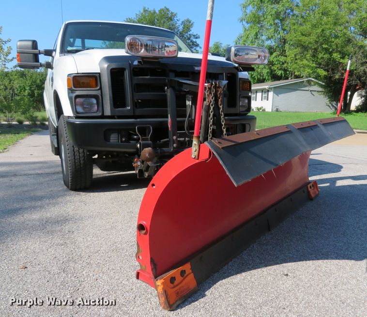 image for item DE8245 2009 Ford F350 Super Duty XL pickup truck