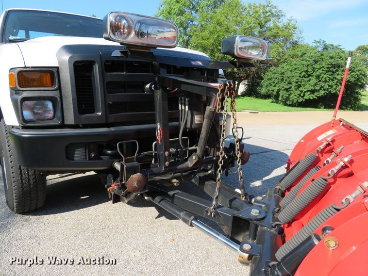 image for item DE8245 2009 Ford F350 Super Duty XL pickup truck