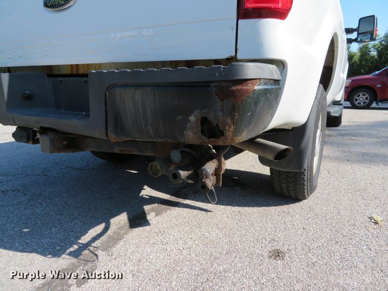 image for item DE8245 2009 Ford F350 Super Duty XL pickup truck