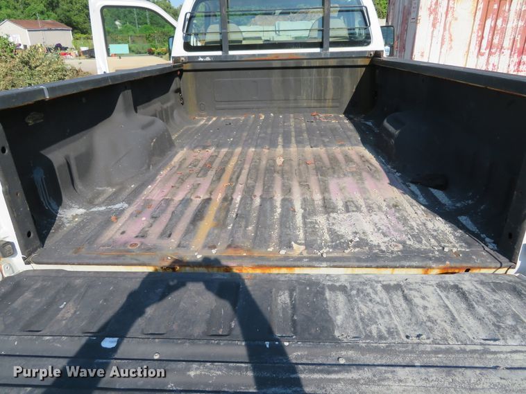 image for item DE8245 2009 Ford F350 Super Duty XL pickup truck