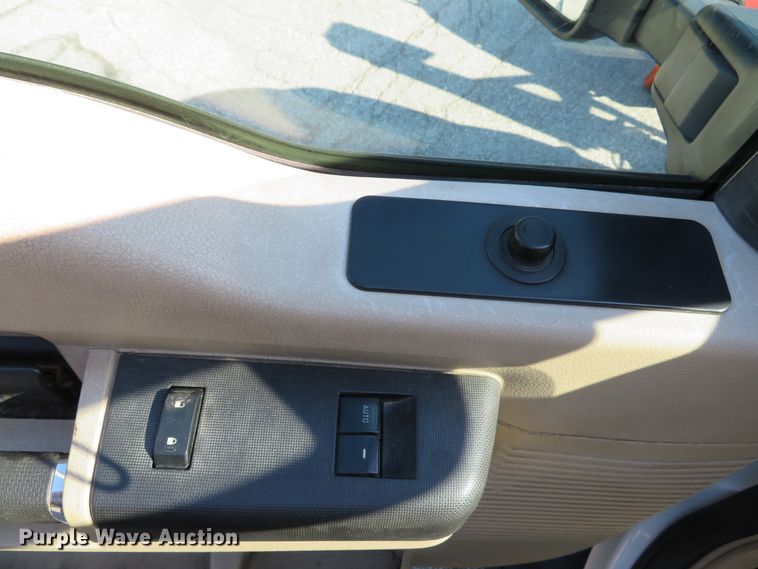 image for item DE8245 2009 Ford F350 Super Duty XL pickup truck