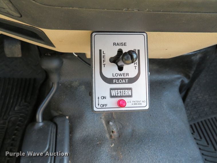 image for item DE8245 2009 Ford F350 Super Duty XL pickup truck