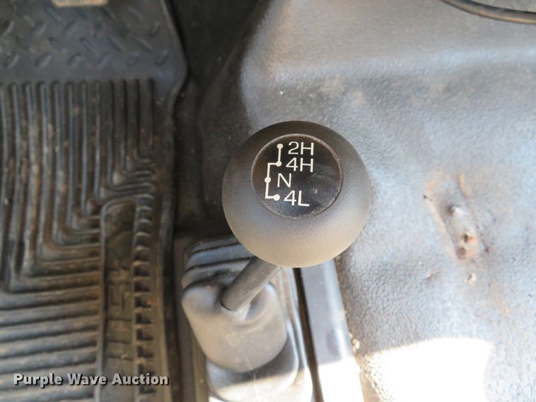 image for item DE8245 2009 Ford F350 Super Duty XL pickup truck