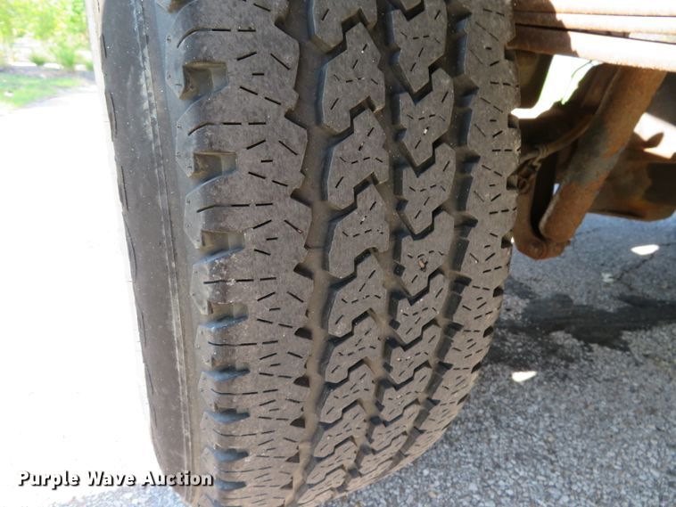 image for item DE8245 2009 Ford F350 Super Duty XL pickup truck