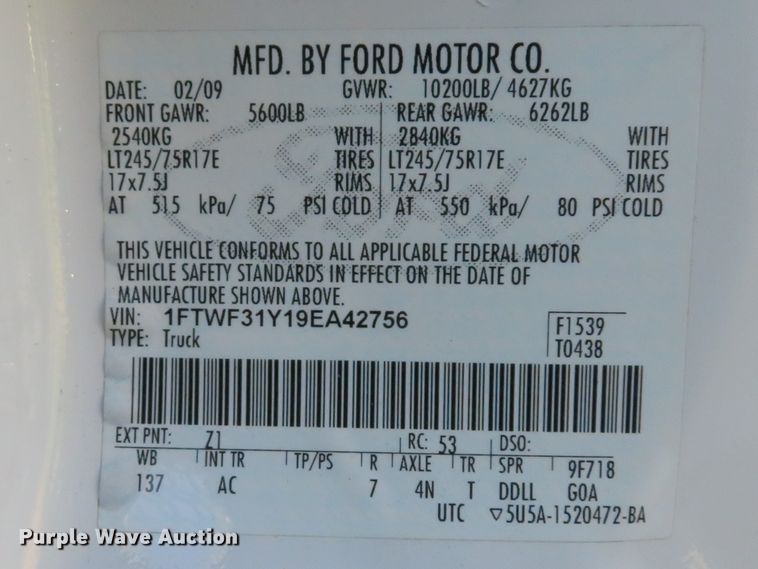 image for item DE8245 2009 Ford F350 Super Duty XL pickup truck