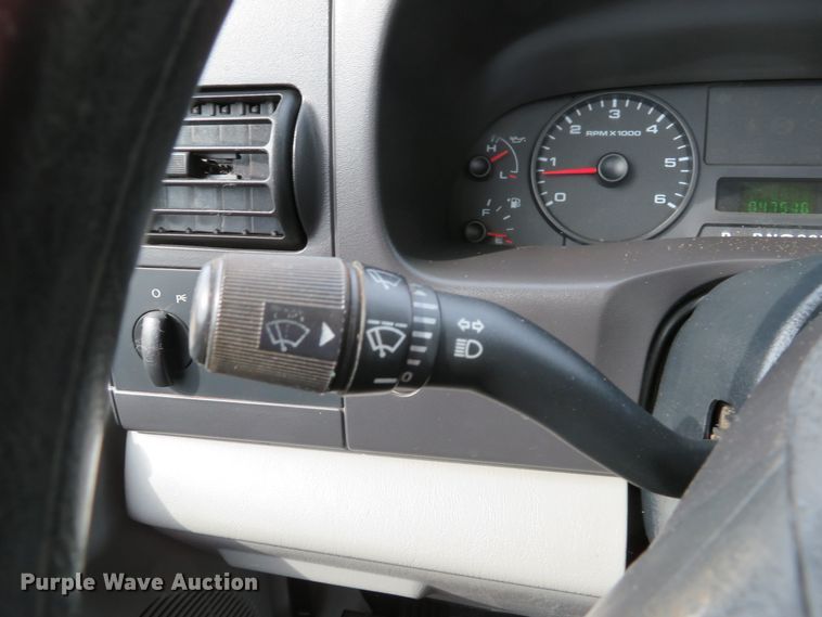 image for item DE8255 2006 Ford F350 Super Duty XL utility bed pickup truck