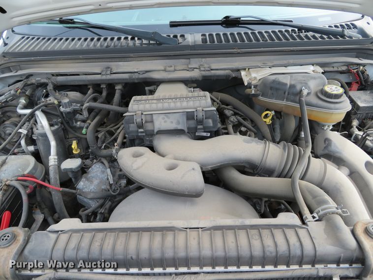 image for item DE8255 2006 Ford F350 Super Duty XL utility bed pickup truck