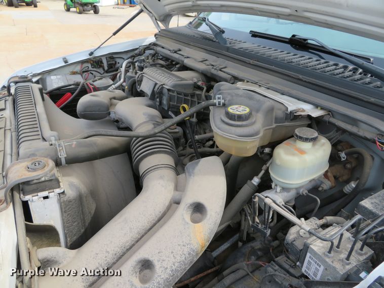 image for item DE8255 2006 Ford F350 Super Duty XL utility bed pickup truck