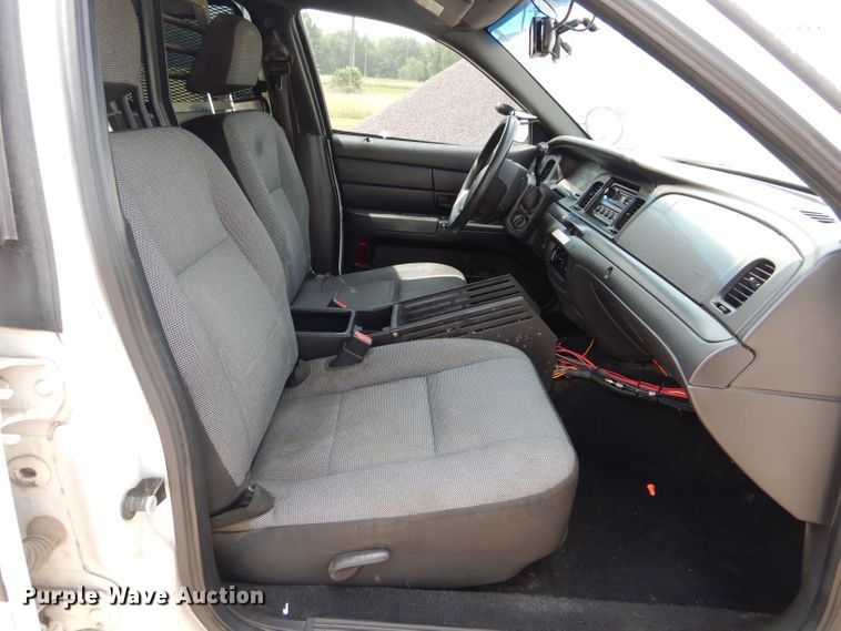 image for item DE8520 2006 Ford Crown Victoria Police Interceptor