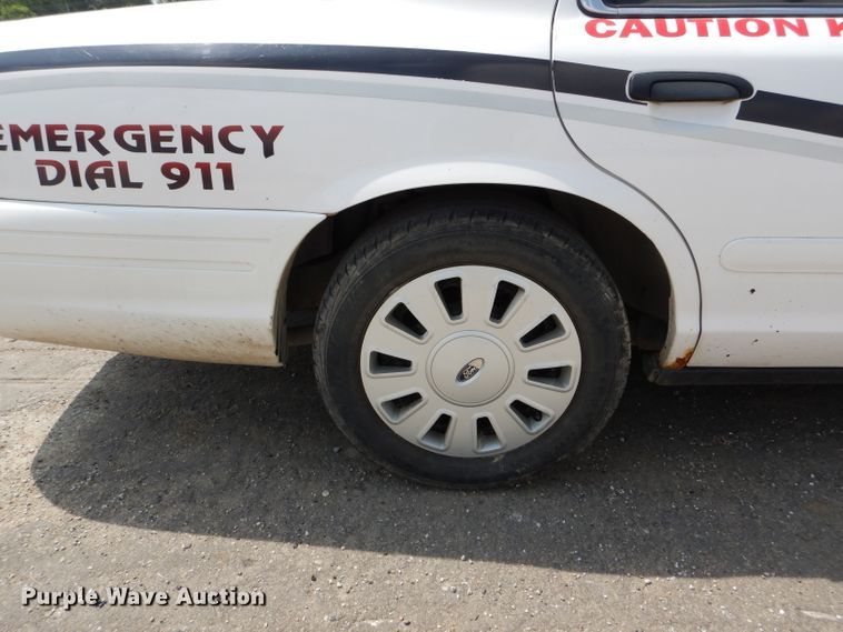 image for item DE8520 2006 Ford Crown Victoria Police Interceptor