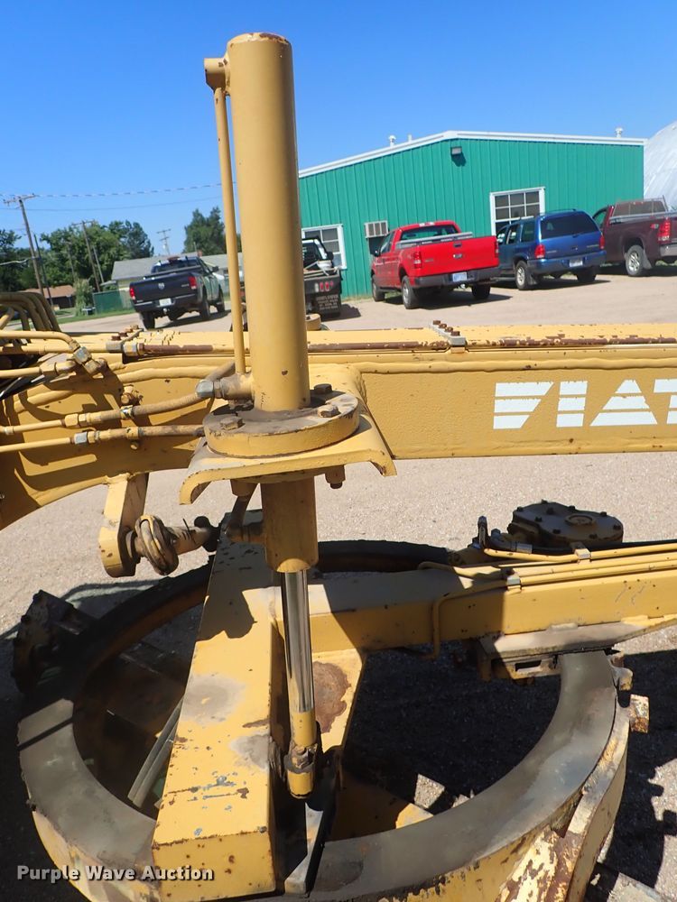 image for item DE9018 Fiat-Allis 65B rigid frame motor grader