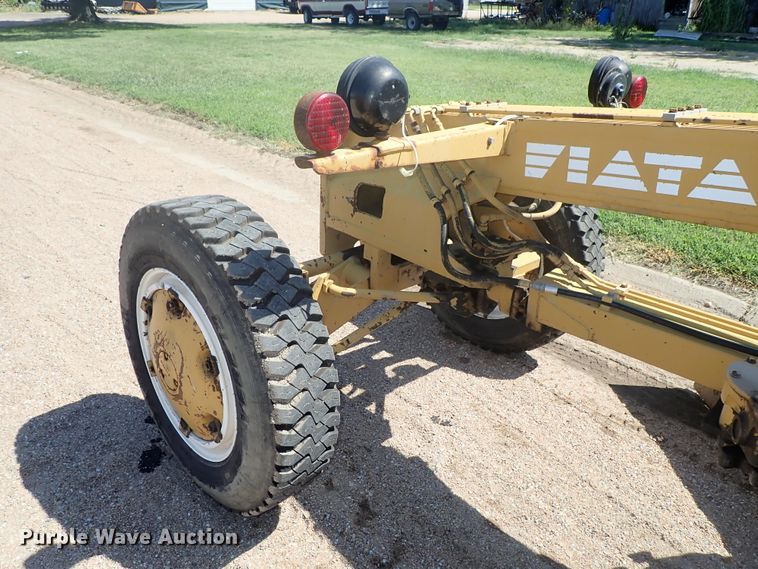 image for item DE9018 Fiat-Allis 65B rigid frame motor grader