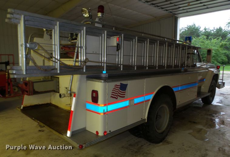 image for item DF0784 1976 Ford F750 fire truck