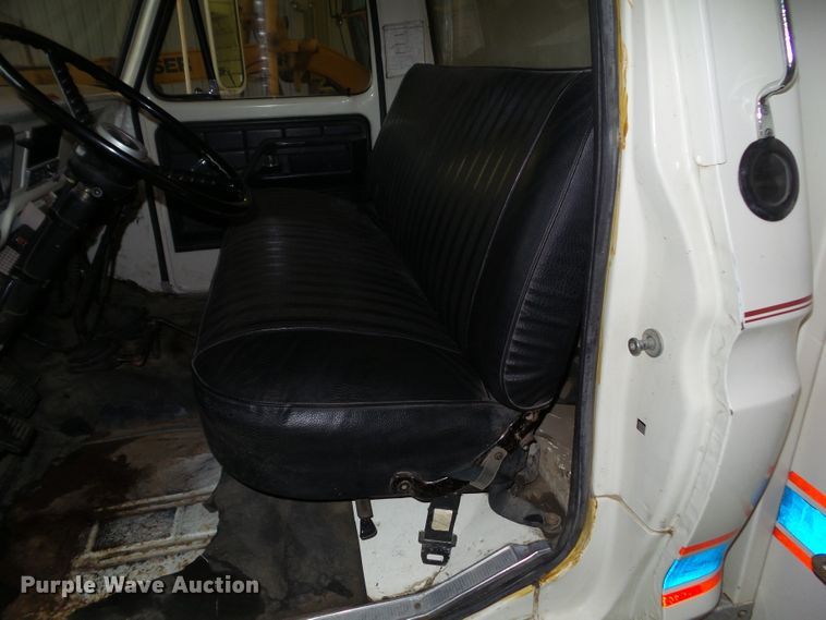 image for item DF0784 1976 Ford F750 fire truck