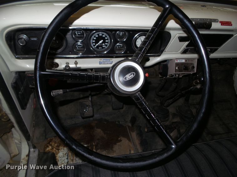 image for item DF0784 1976 Ford F750 fire truck