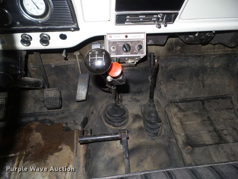 image for item DF0784 1976 Ford F750 fire truck