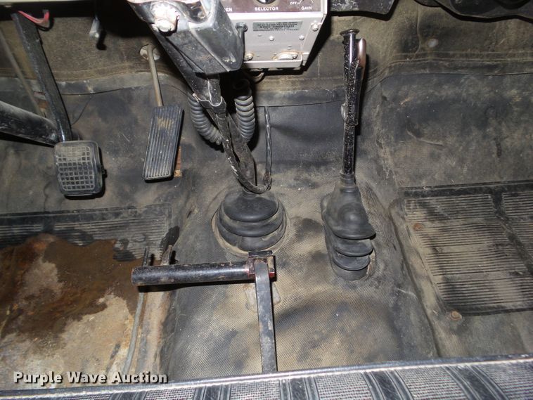 image for item DF0784 1976 Ford F750 fire truck