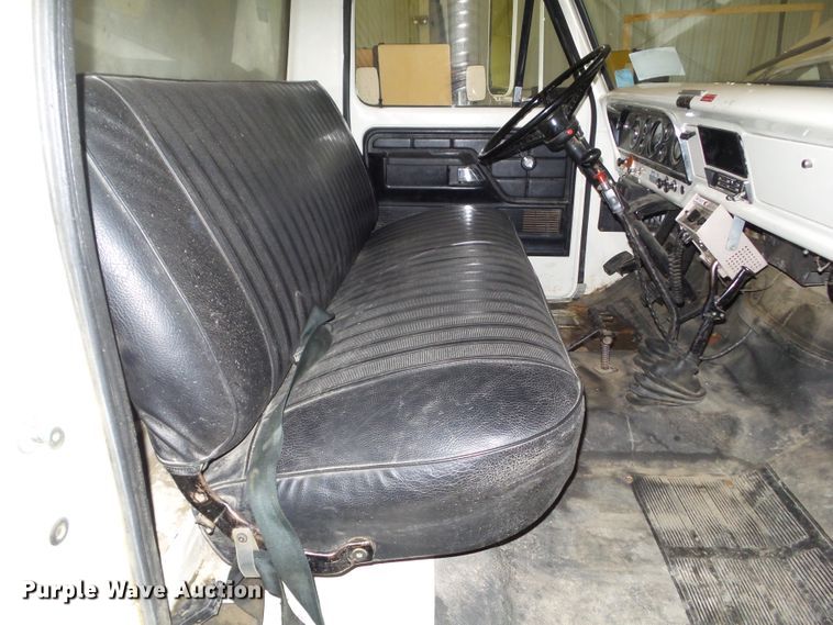 image for item DF0784 1976 Ford F750 fire truck