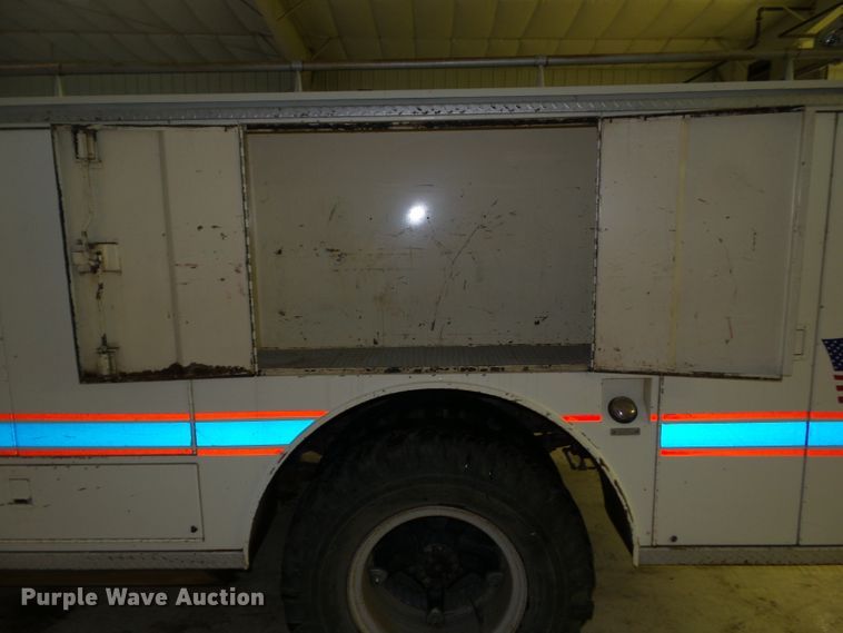 image for item DF0784 1976 Ford F750 fire truck