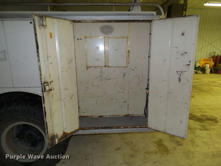 image for item DF0784 1976 Ford F750 fire truck