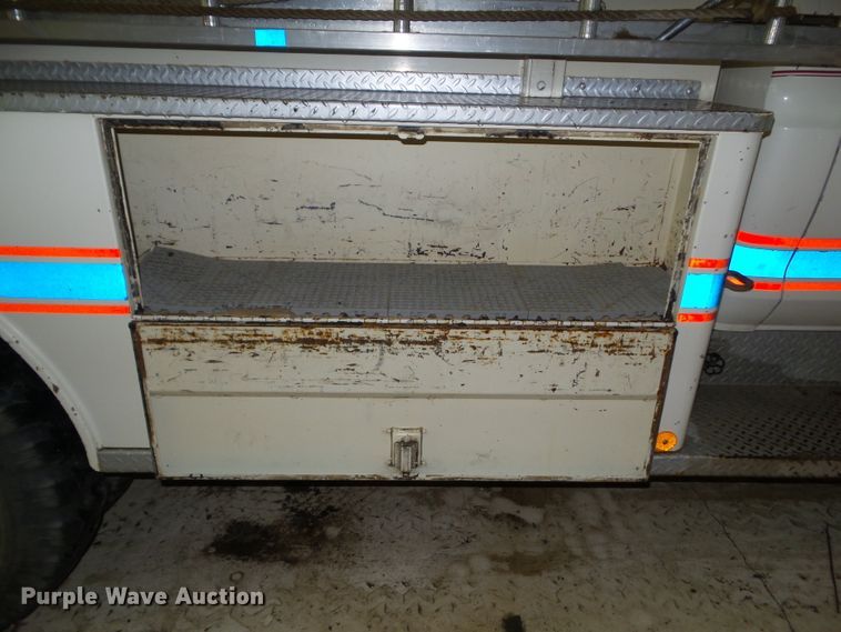 image for item DF0784 1976 Ford F750 fire truck