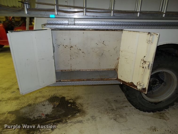 image for item DF0784 1976 Ford F750 fire truck