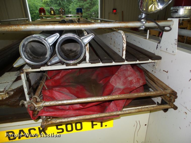 image for item DF0784 1976 Ford F750 fire truck