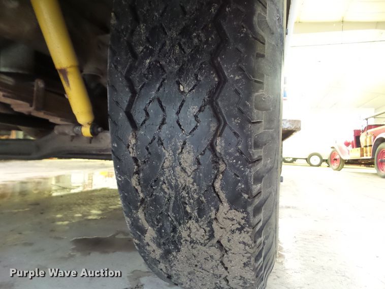 image for item DF0784 1976 Ford F750 fire truck