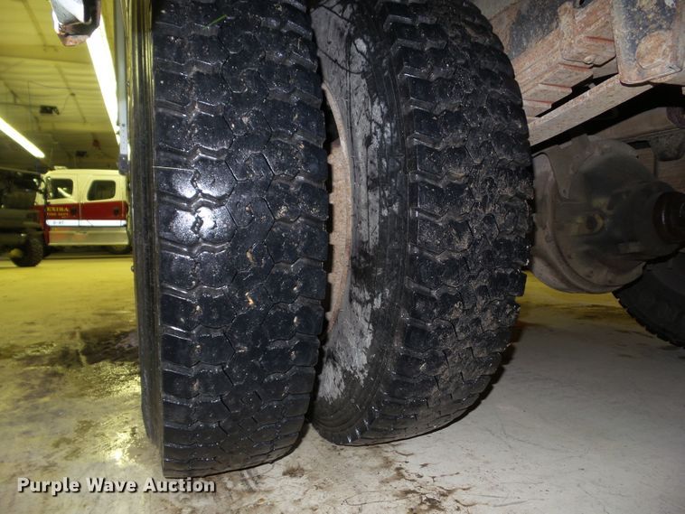 image for item DF0785 1984 Chevrolet Blue Bird school bus