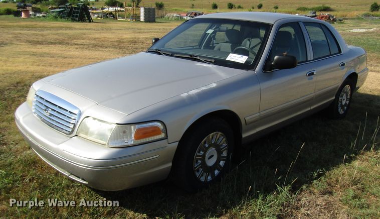 image for item DF4477 2004 Ford Crown Victoria Police Interceptor
