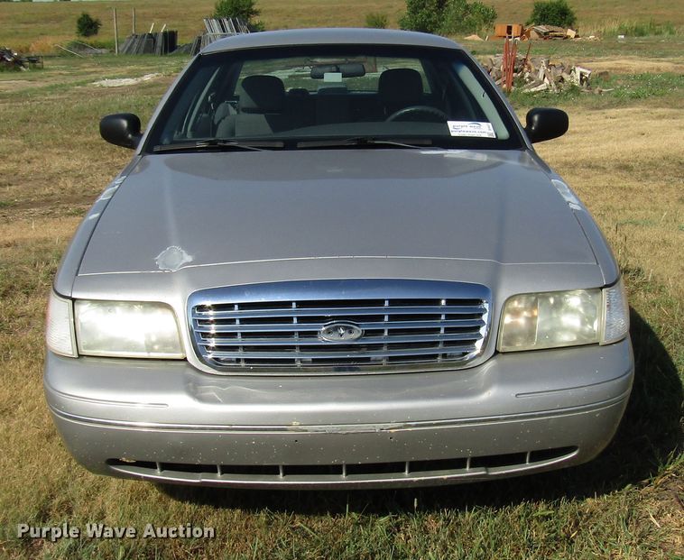 image for item DF4477 2004 Ford Crown Victoria Police Interceptor
